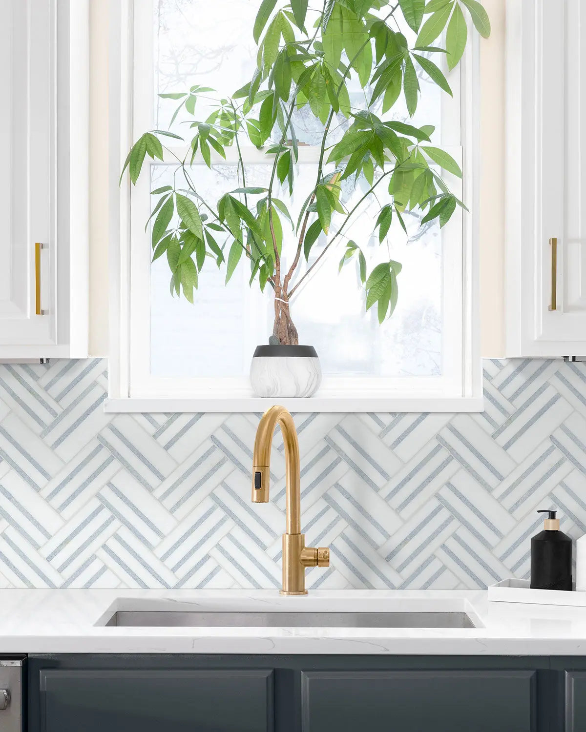 MSI Surfaces Backsplash Geometric Azula Linea Polished Mosaic Tile