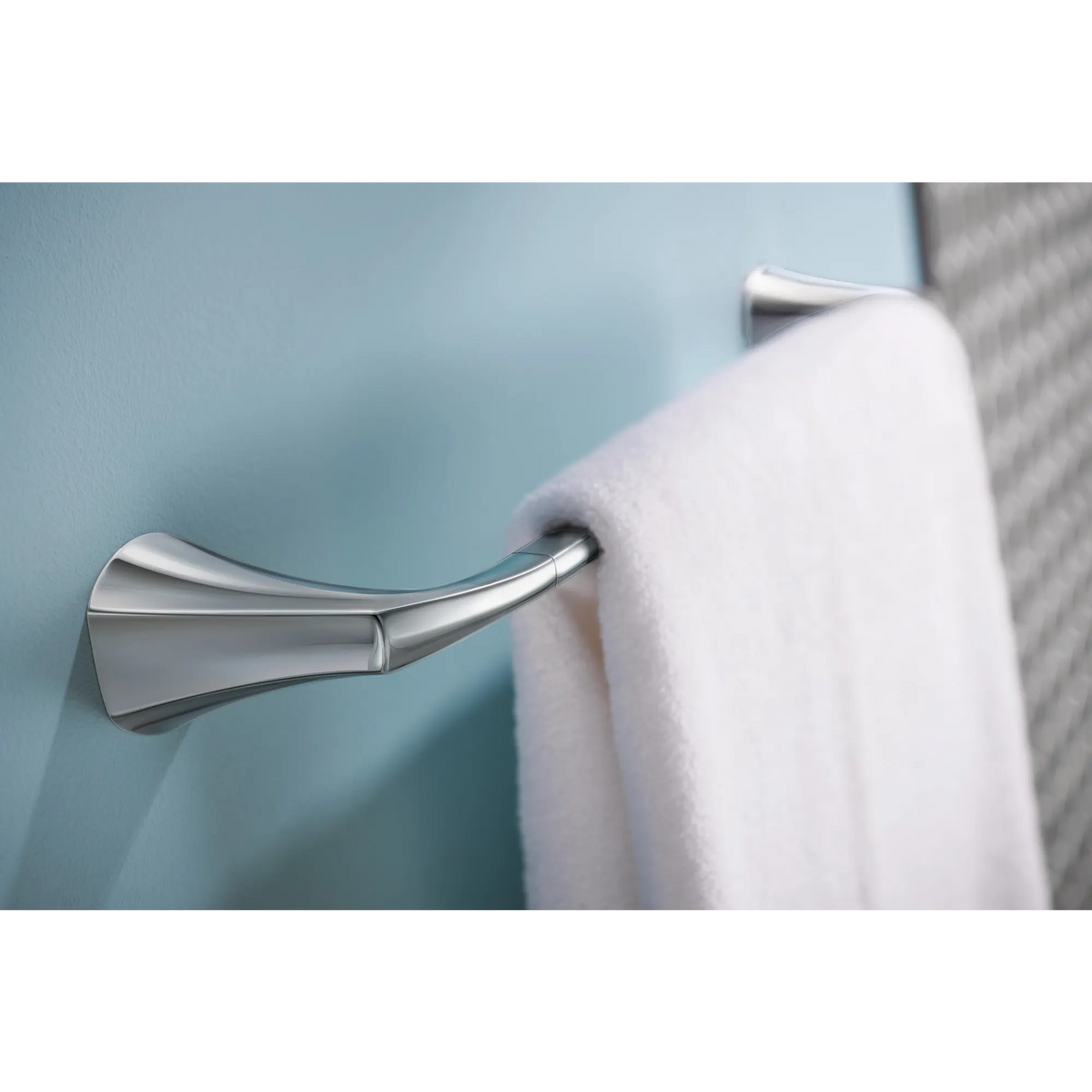 Moen Lindor 18" Towel Bar MY8718 in Chrome (MY8718CH) - view 5