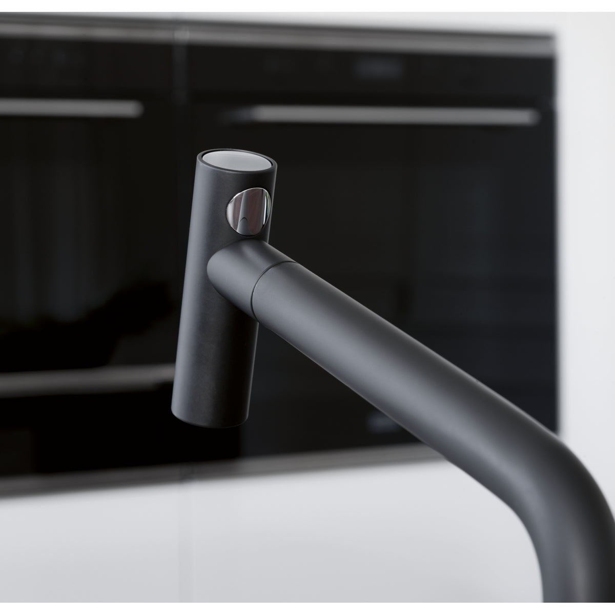 Franke Icon pull-out kitchen faucet ICN-PO