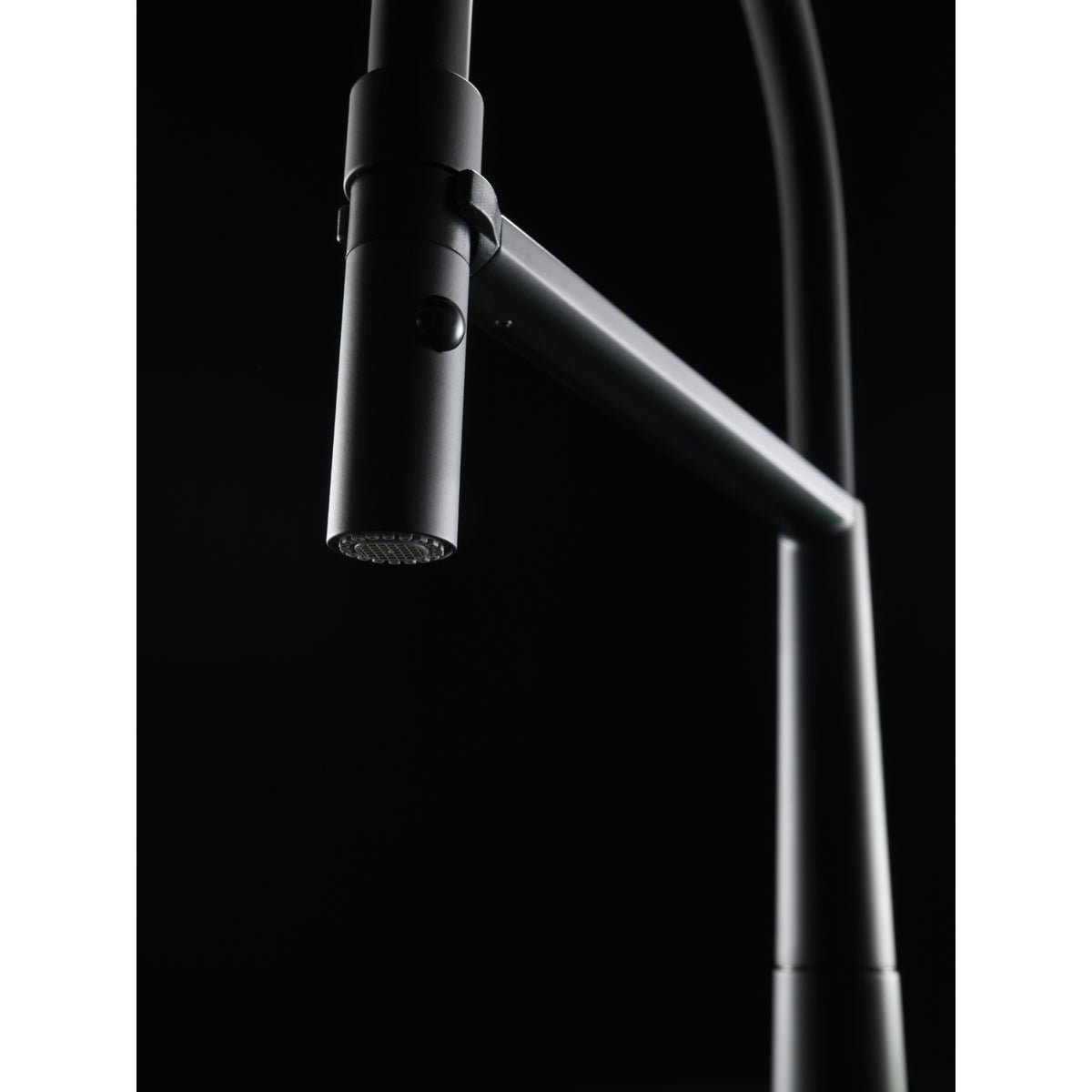 Franke Icon semi-pro pull-down kitchen faucet ICN-SP-MBK