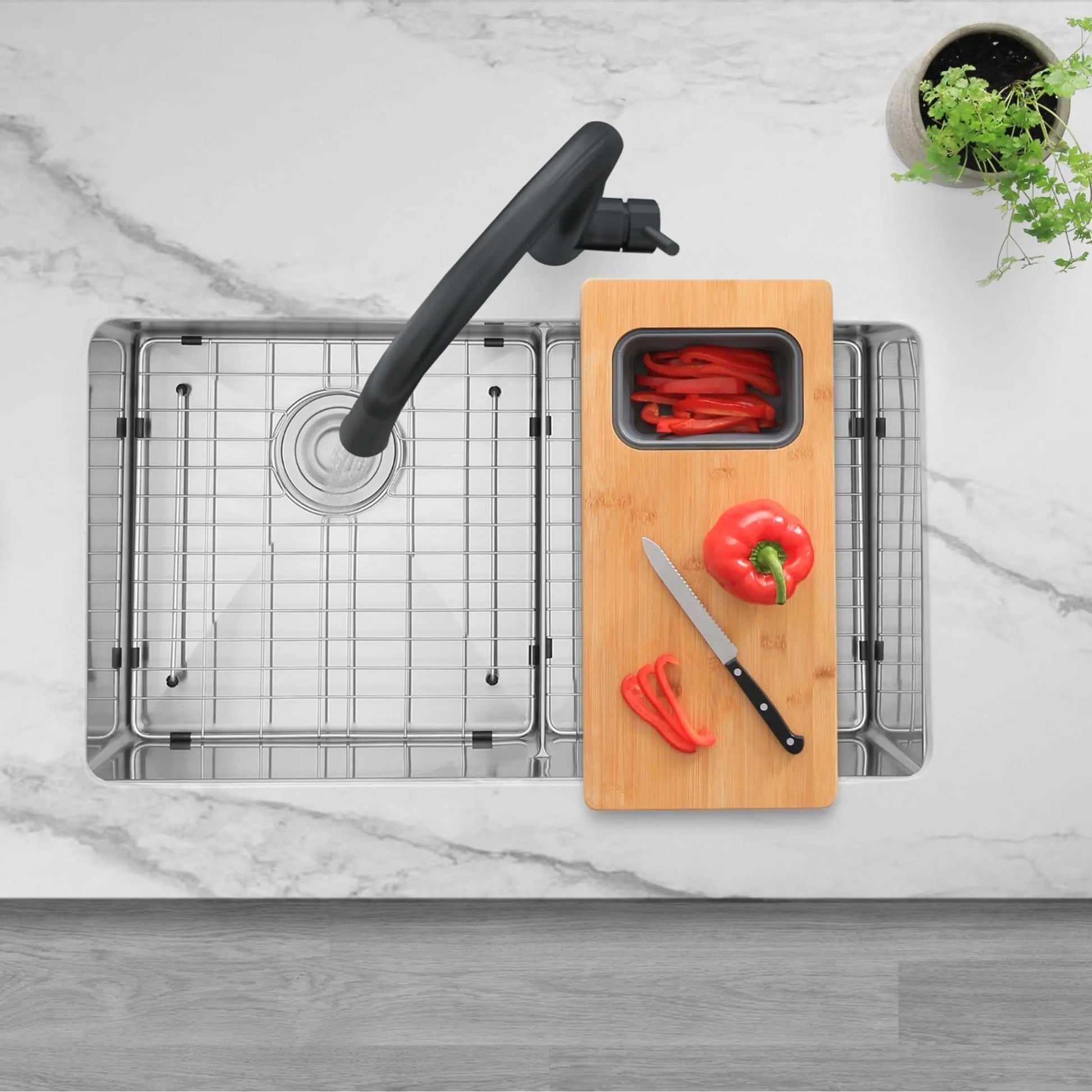 STYLISH Kitchen Sink Faucet Single Handle Pull Down Dual Mode Stainless Steel in Matte Black Finish K-135N - Plumbing Market