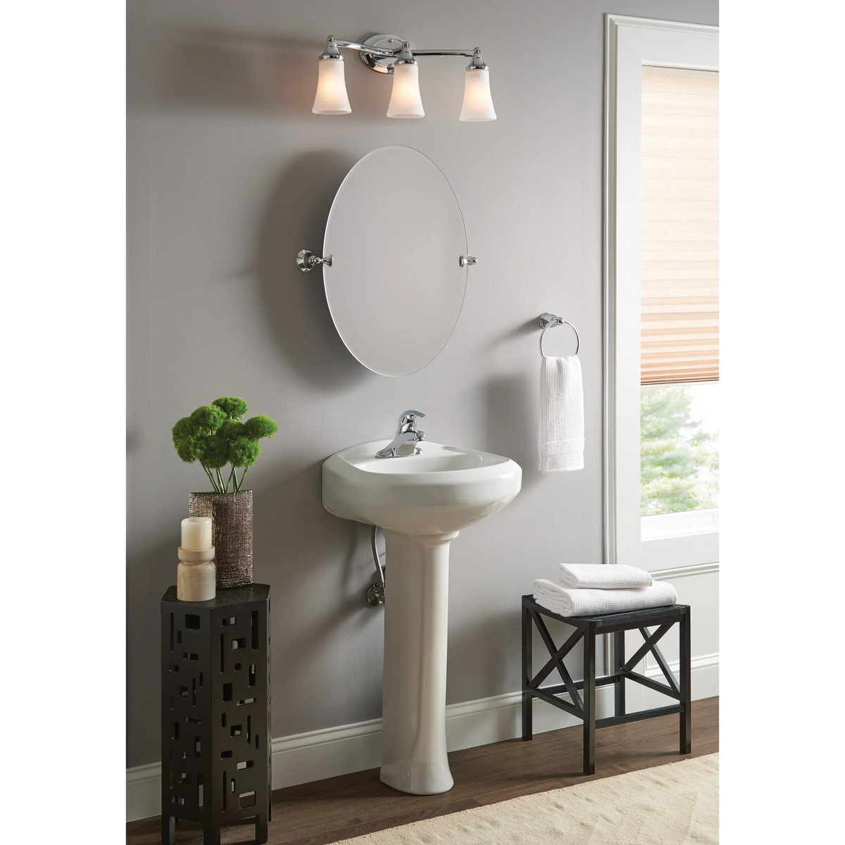Moen Eva Bath Light YB2863 in Chrome (YB2863CH) - view 7