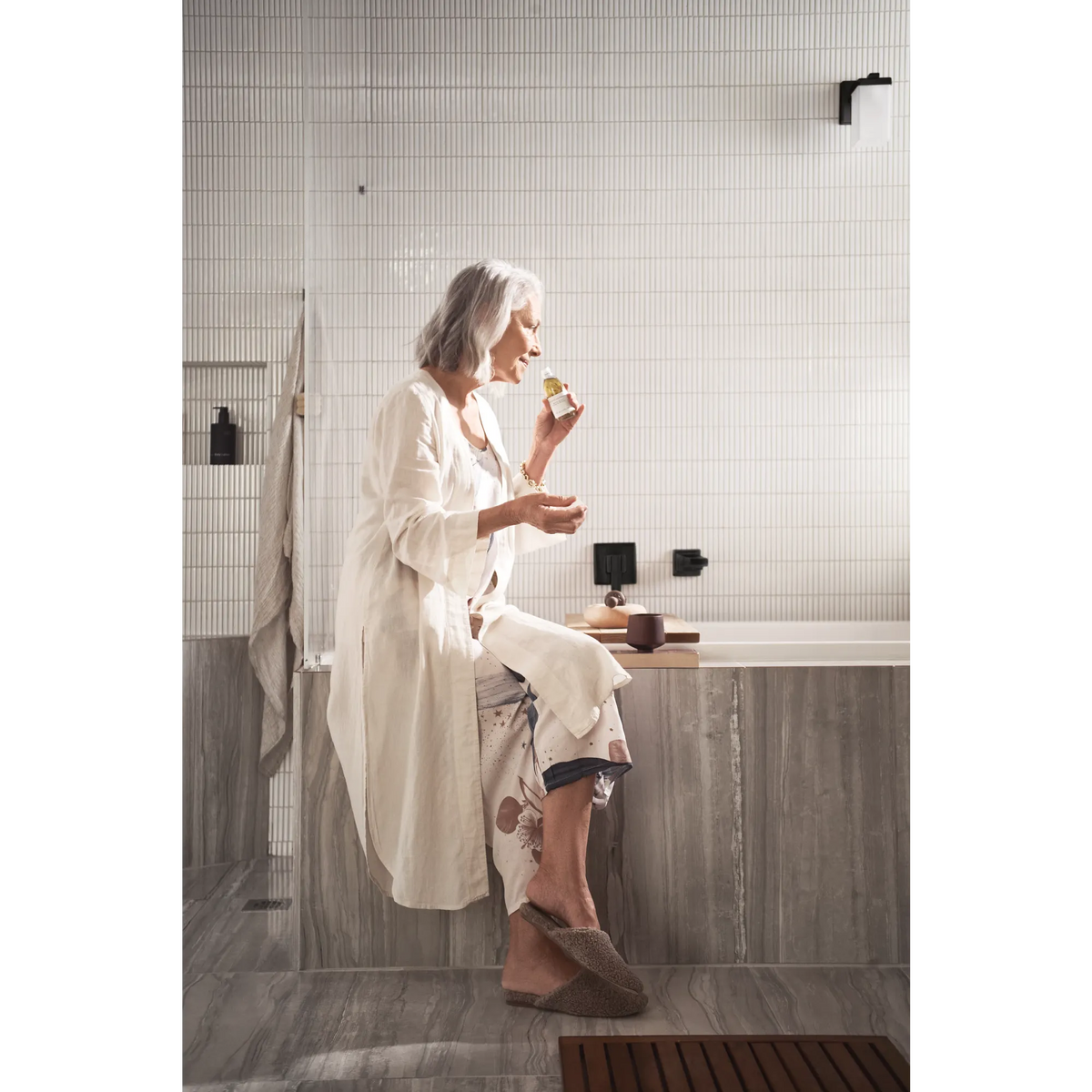 Moen 90 Degree Single-Handle Non-Diverter Wall-Mount Tub Filler WTS911 in Matte Black (WTS911BL) - view 5
