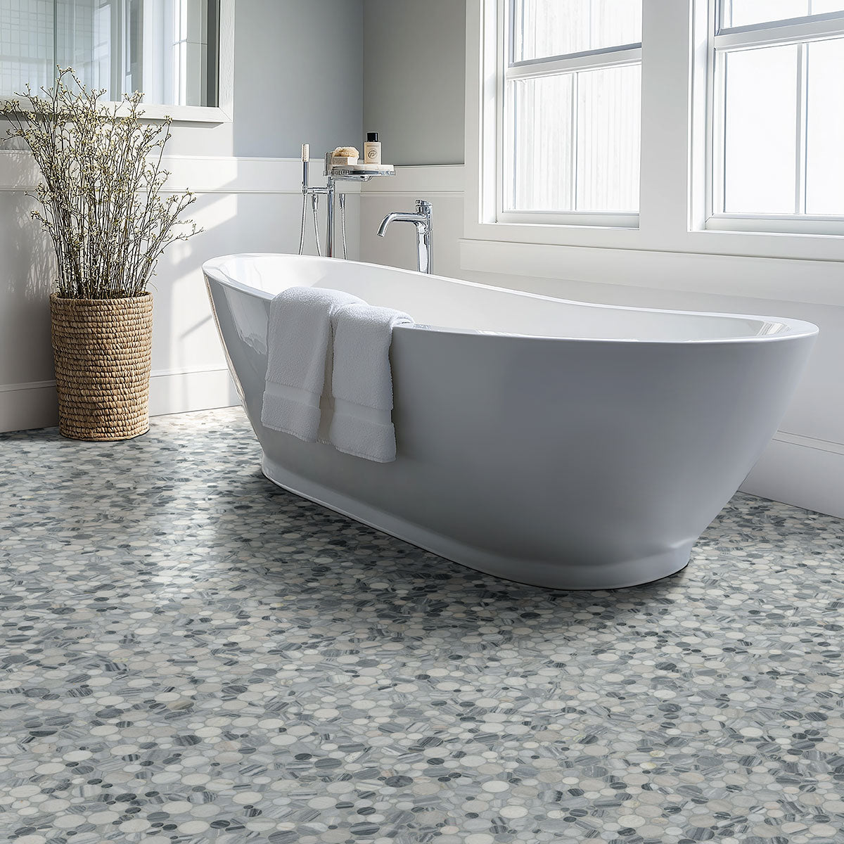 MSI Alaska Gray Pebble Polished Marble mosaic (SMOT-PEB-ALGRY) – MSI room scene (bathroom)