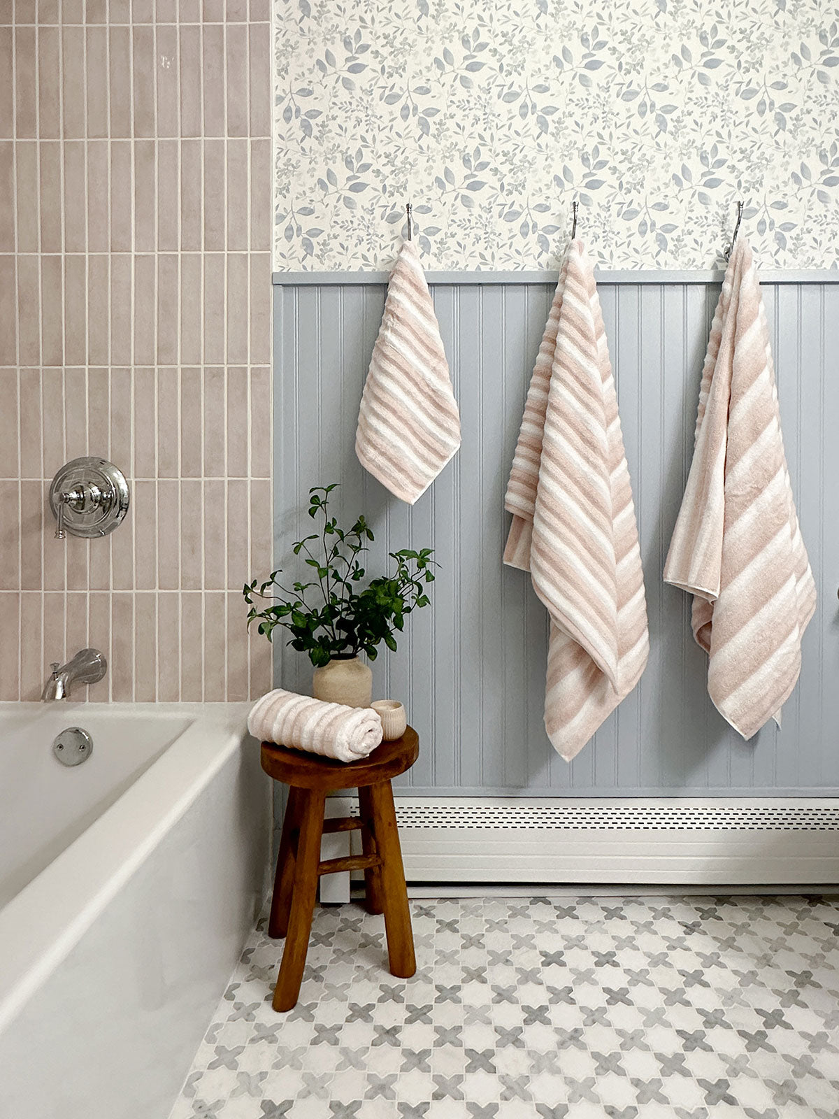 MSI Vera Anne Pattern Polished Marble mosaic (SMOT-VERAN-POL10MM) – MSI room scene