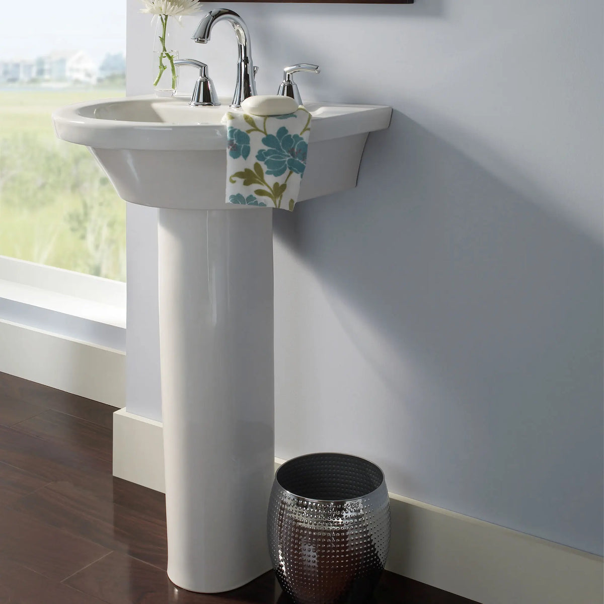American Standard Boulevard and Tropic Petite Pedestal Leg 0010000 - details