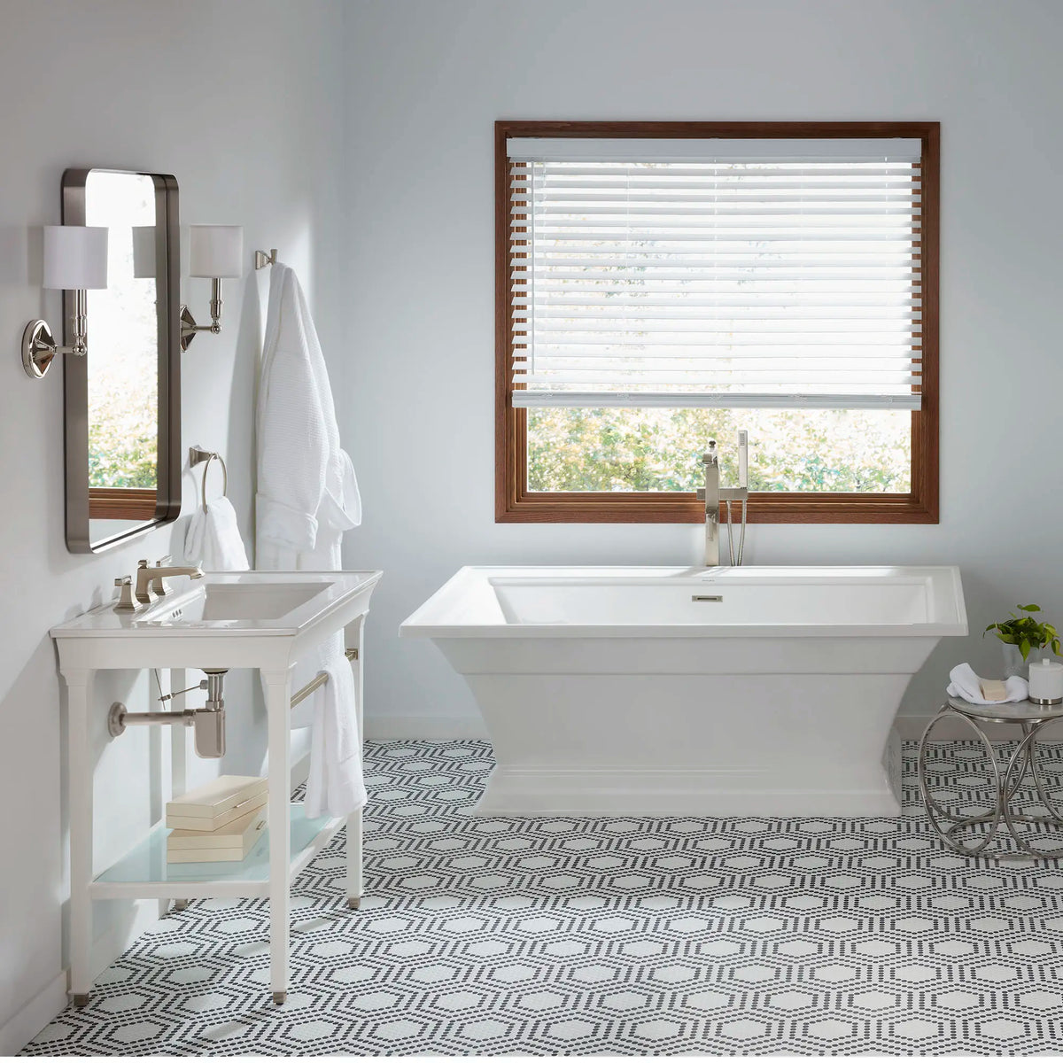 American Standard Town Square S Vanity Top with 8-Inch Widespread - details