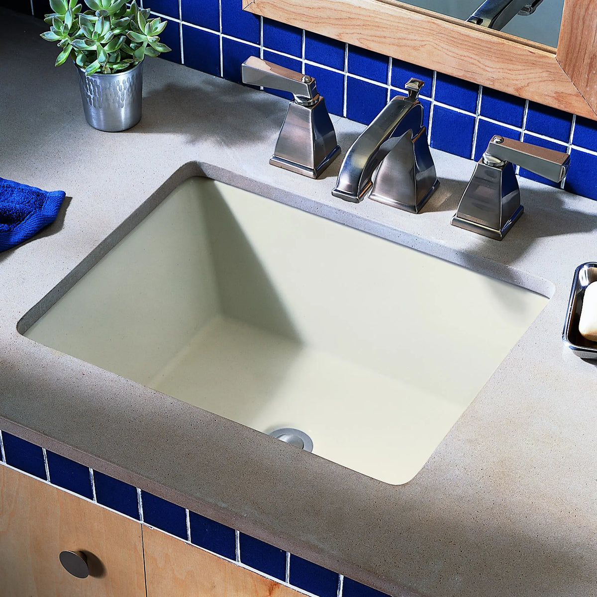 American Standard Boulevard Under Counter Sink - details