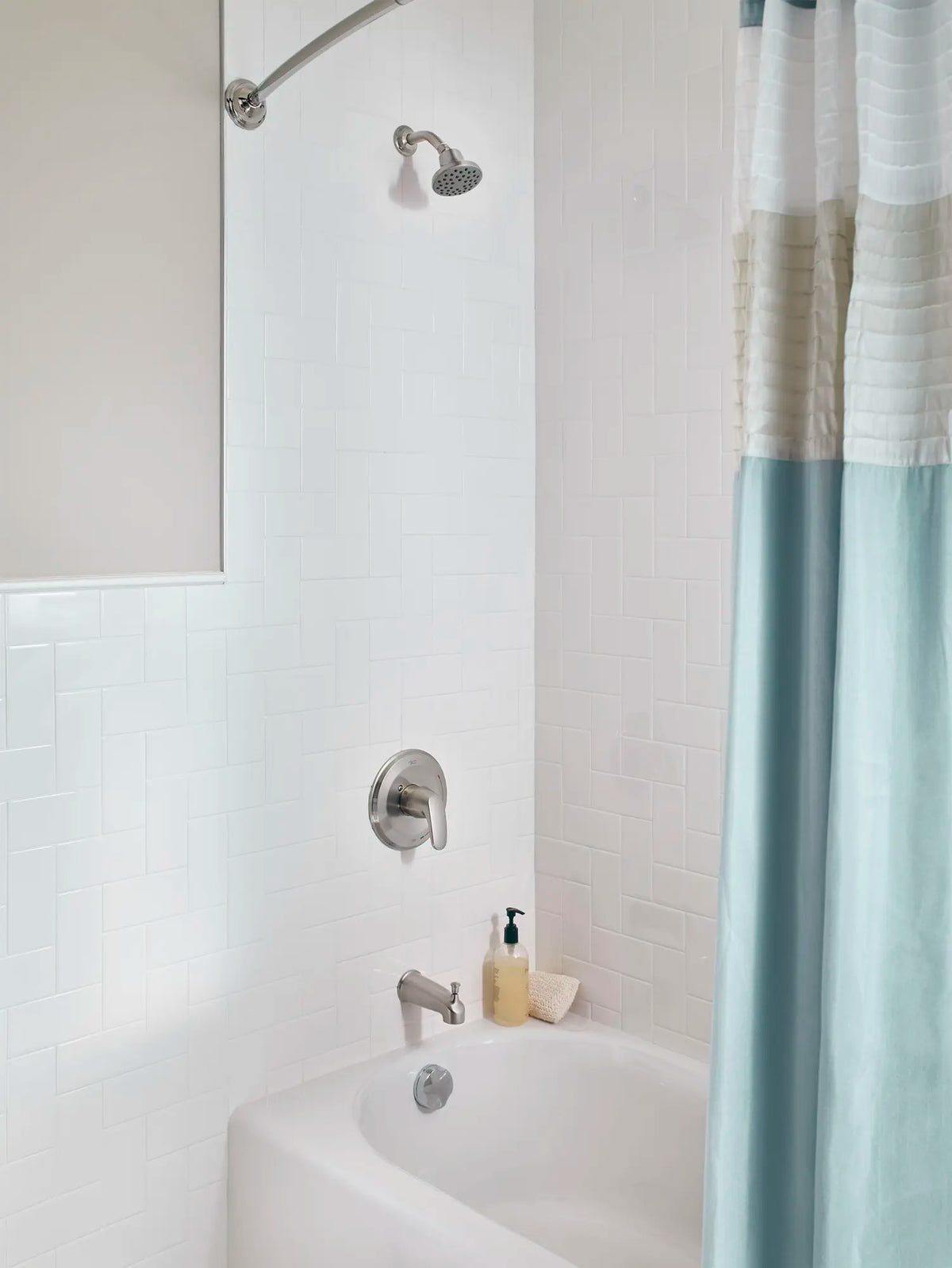 American Standard Colony PRO 1.75 gpm/6.6 L/min Water-Saving Showerhead - details