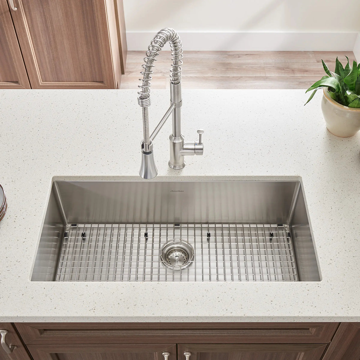 American Standard Pekoe 35 x 18-Inch Stainless Steel Undermount Single-Bowl Kitchen Sink - details