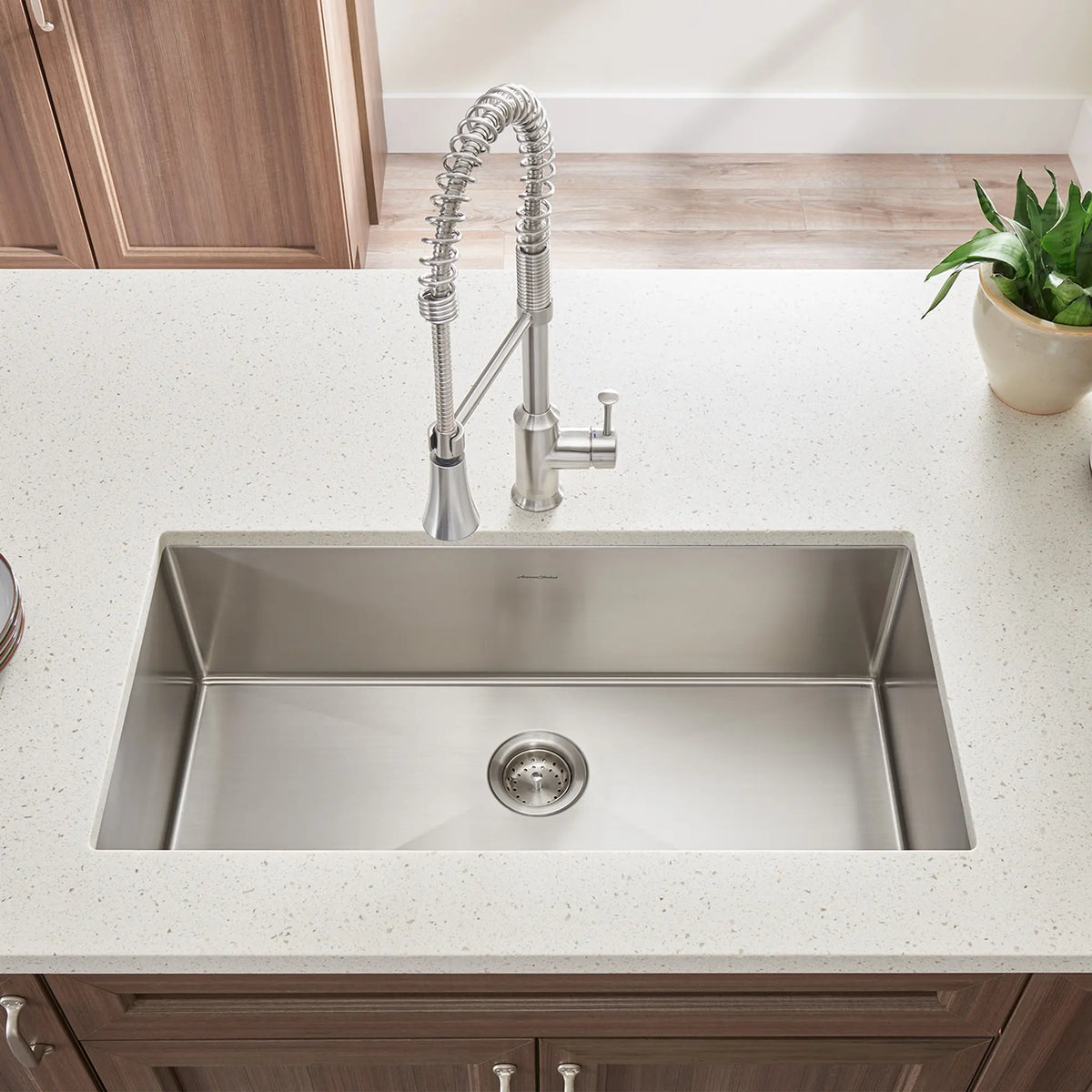 American Standard Pekoe 35 x 18-Inch Stainless Steel Undermount Single-Bowl Kitchen Sink - details