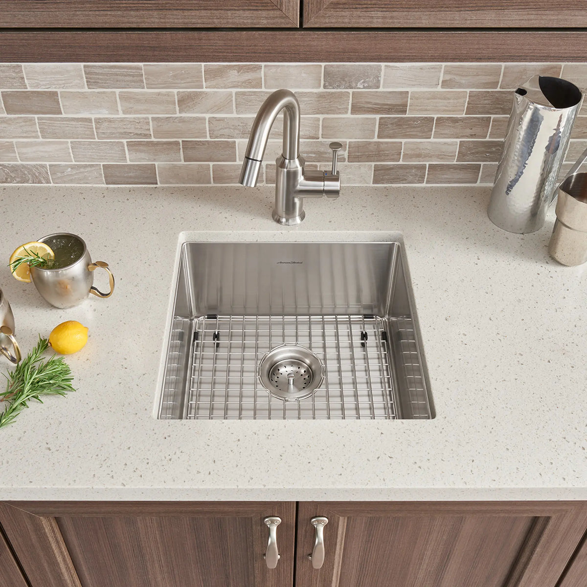 American Standard Pekoe 17 x 17-Inch Stainless Steel Undermount Single Bowl Kitchen Sink - details
