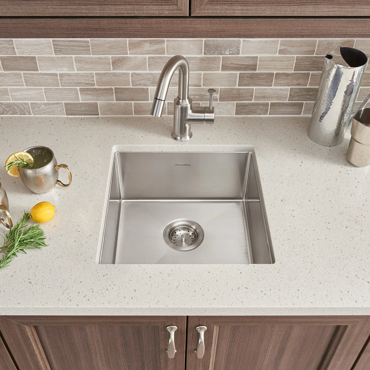 American Standard Pekoe 17 x 17-Inch Stainless Steel Undermount Single Bowl Kitchen Sink - details