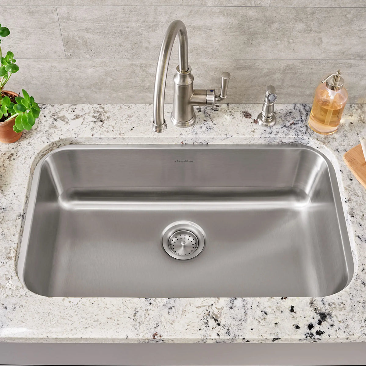 American Standard Portsmouth 30 x 18-Inch Stainless Steel Undermount Single-Bowl Kitchen Sink - Stainless Steel