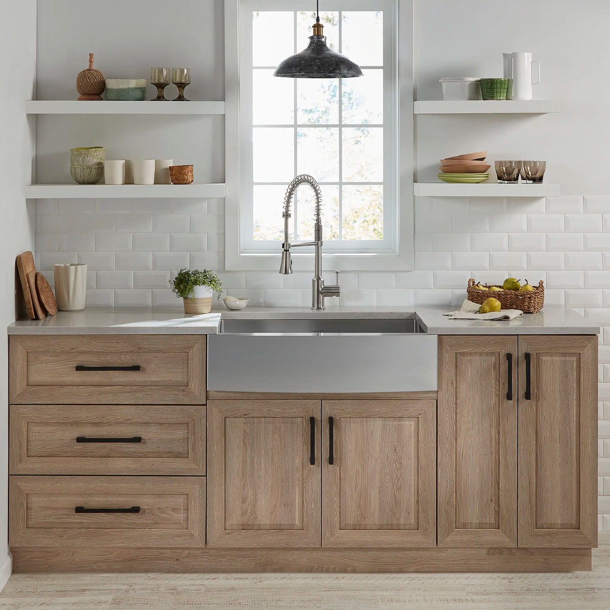 American Standard Pekoe 33 x 22-Inch Stainless Steel Single-Bowl Farmhouse Apron Front Kitchen Sink - details