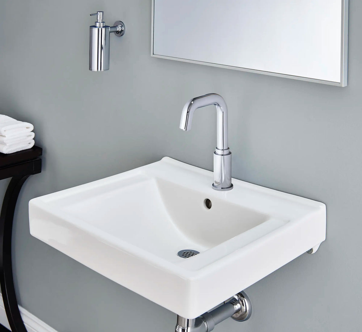 American Standard Serin Touchless Faucet, Base Model, 0.5 gpm/1.9 Lpm - details