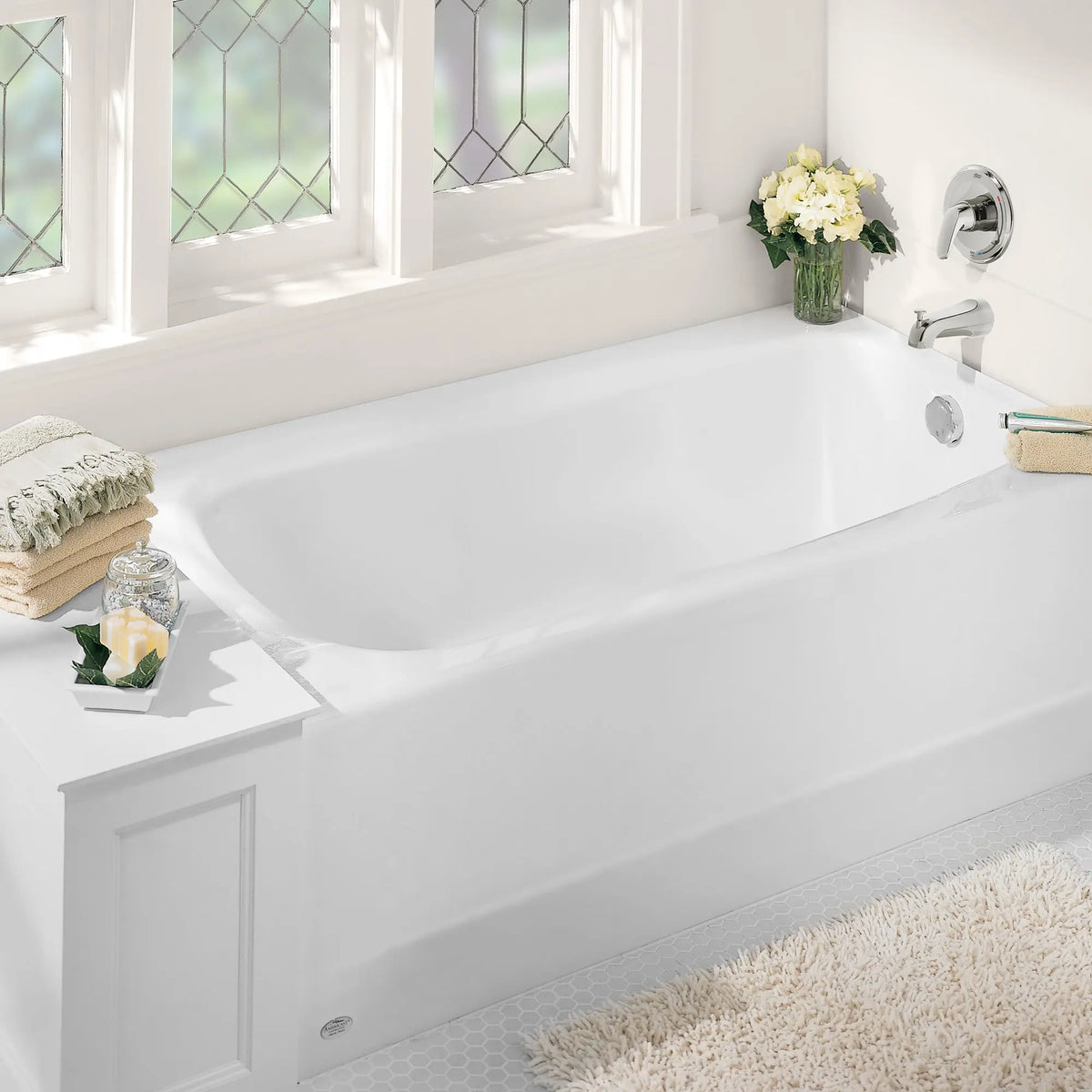 American Standard Cambridge Americast 60 x 32-Inch Integral Apron Bathtub With Right-Hand Outlet - details