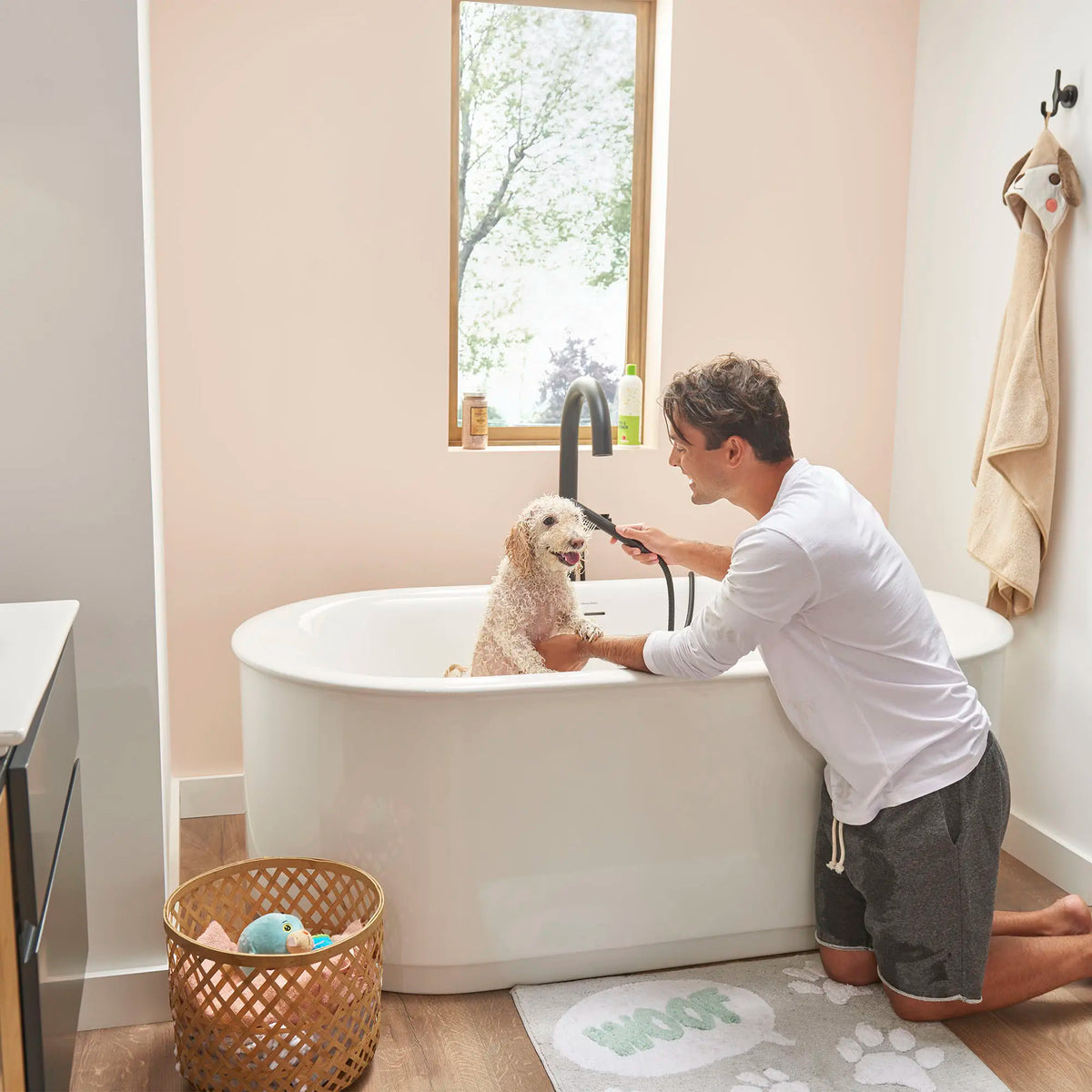 American Standard Studio S 68 x 34-Inch Freestanding Bathtub Center Drain With Integrated Overflow 2549004 - details
