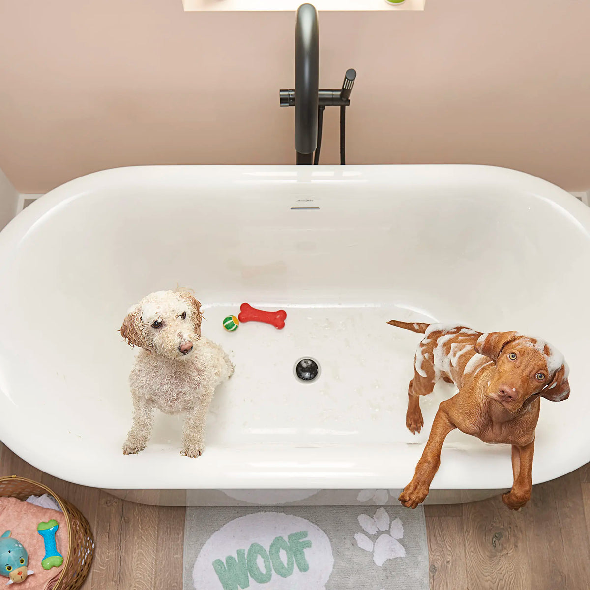 American Standard Studio S 68 x 34-Inch Freestanding Bathtub Center Drain With Integrated Overflow 2549004 - details