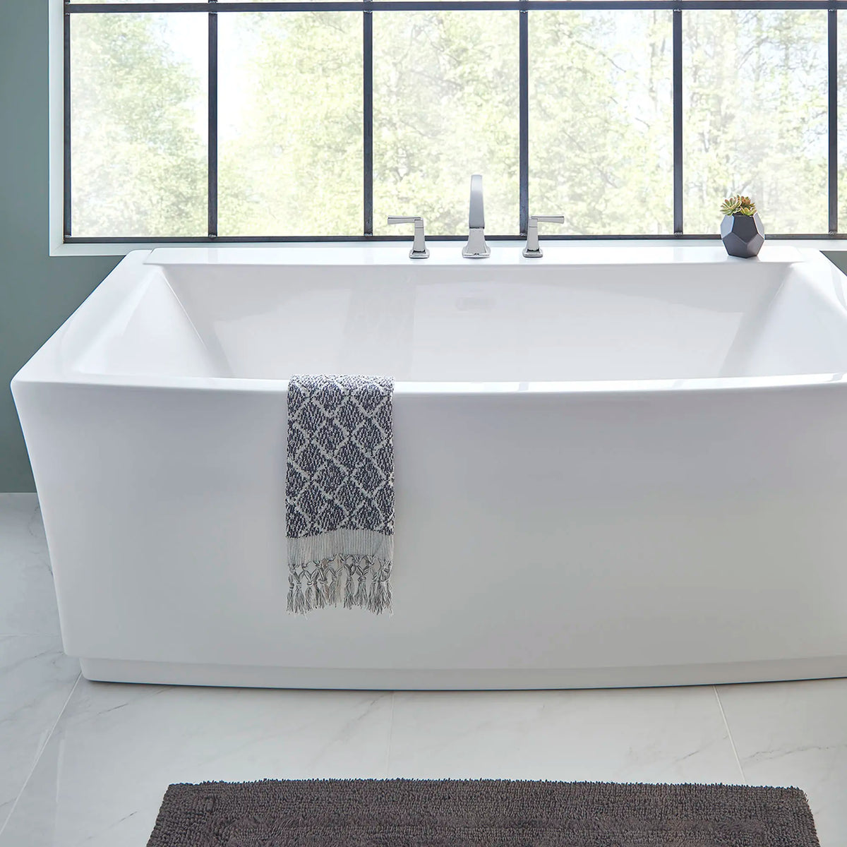 American Standard Townsend 68 x 36-Inch Freestanding Bathtub Center Drain With Integrated Overflow 2691004 - details