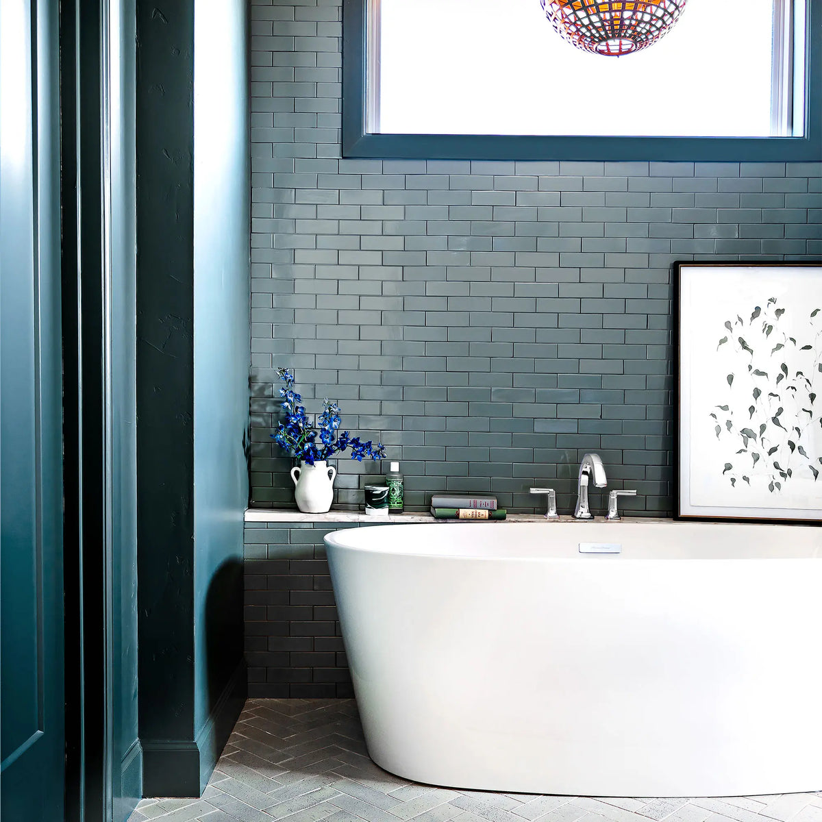 American Standard Coastal Serin 68 x 31-Inch Freestanding Bathtub Center Drain With Integrated Overflow 2765034 - details