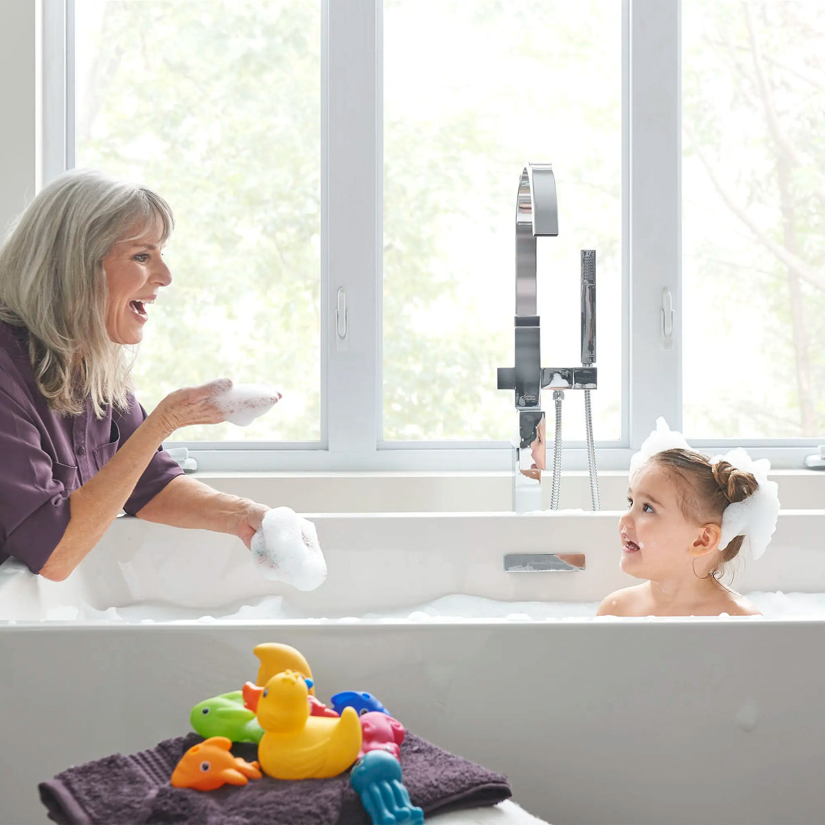 American Standard Sedona Loft 63 x 30-Inch Rectangle Freestanding Bathtub Center Drain With Integrated Overflow 2766034 - details