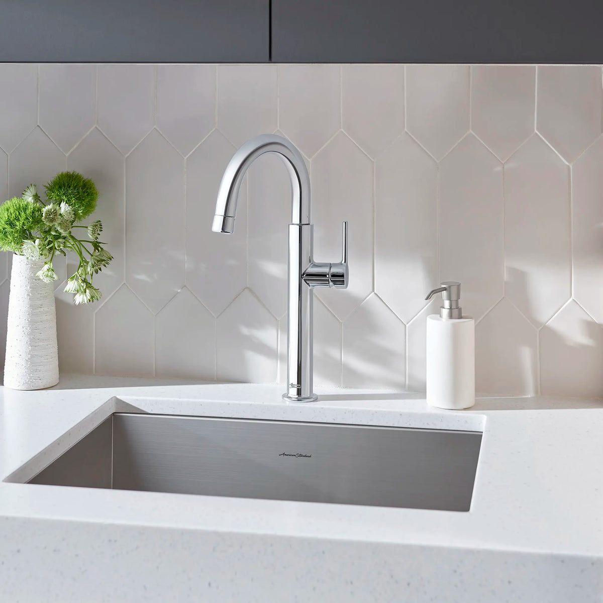 American Standard Studio S Pull-Down Bar Faucet 1.5 gpm/5.7 L/min - details