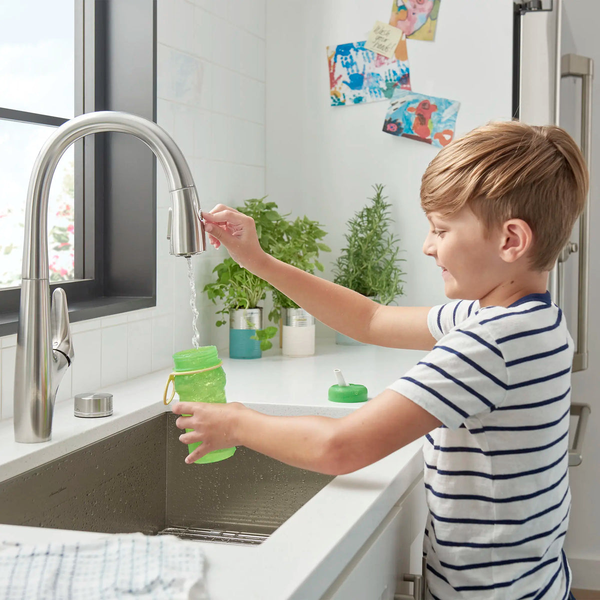 American Standard Saybrook Single-Handle Pull-Down Dual Spray Kitchen Faucet 1.5 gpm/5.7 L/min With Filter - details