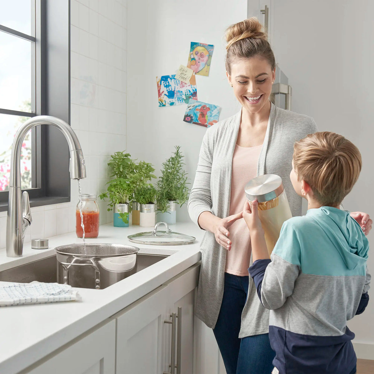 American Standard Saybrook Single-Handle Pull-Down Dual Spray Kitchen Faucet 1.5 gpm/5.7 L/min With Filter - details