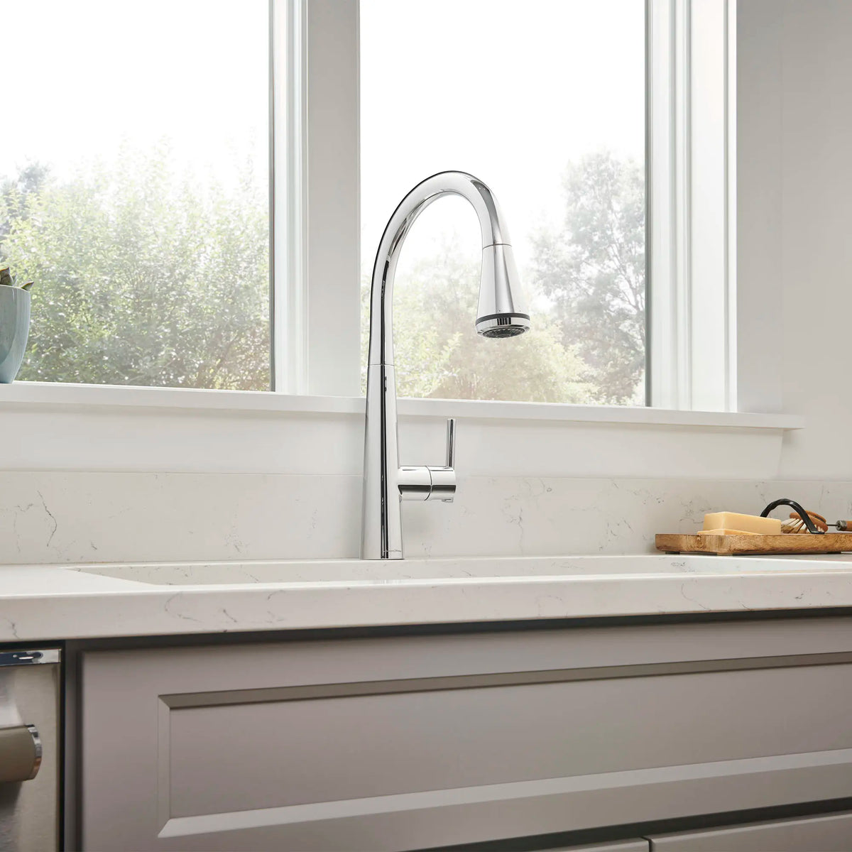 American Standard Edgewater Single-Handle Pull-Down Multi Spray Kitchen Faucet 1.8 gpm/6.8 L/min - details