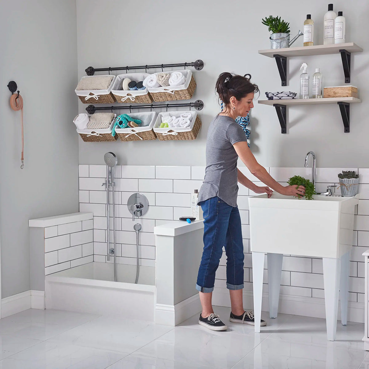 American Standard Monterrey Top Mount Kitchen Faucet With Gooseneck Spout and Lever Handles 1.5 gpm/5.7 L/min - details