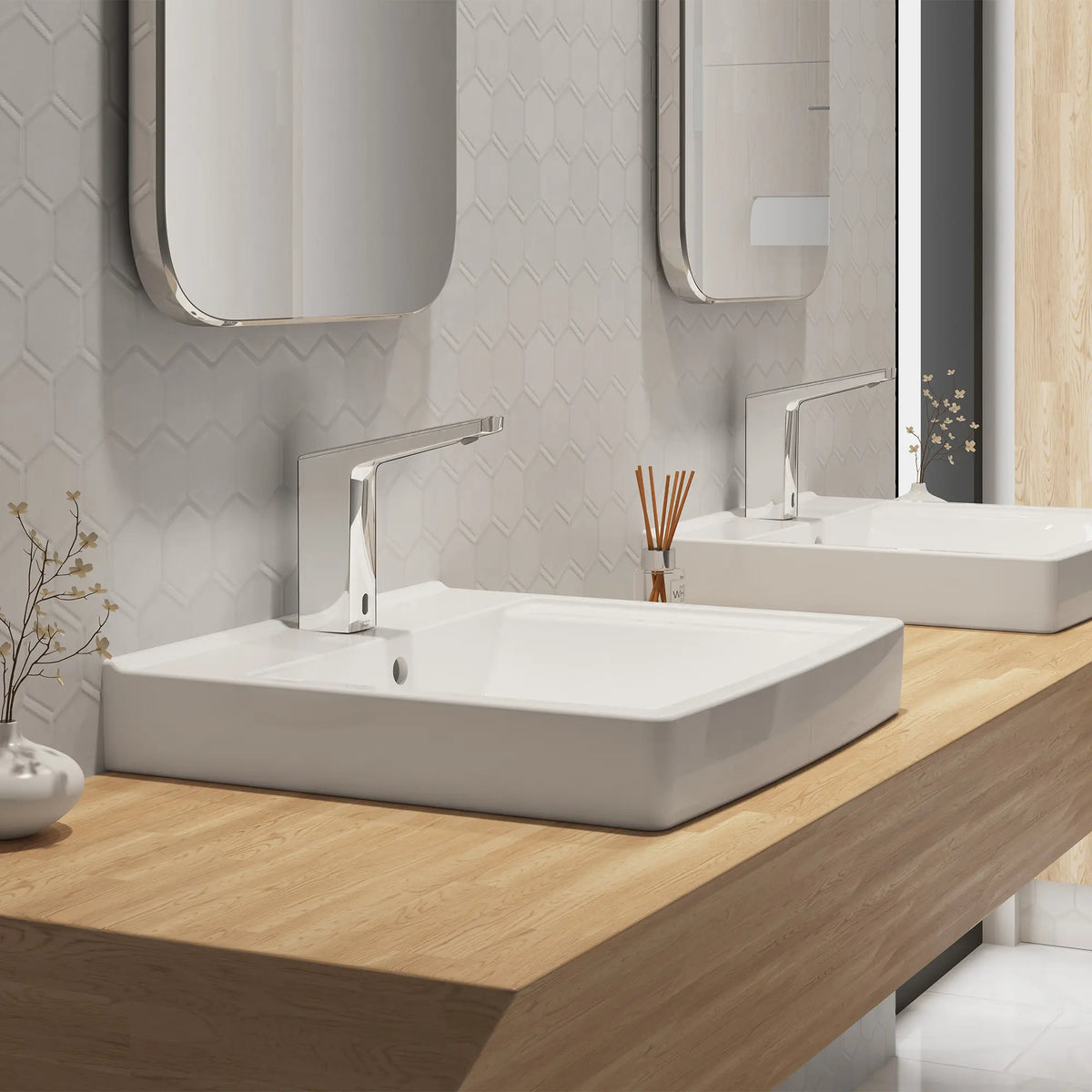 American Standard Paradigm Selectronic Touchless Faucet, Base Model, 0.5 gpm/1.9 Lpm - details