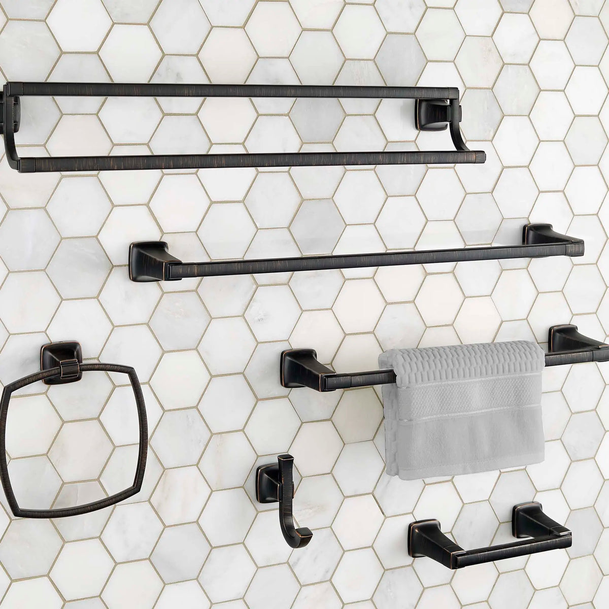 American Standard Townsend 24-Inch Towel Bar 7353024 - details