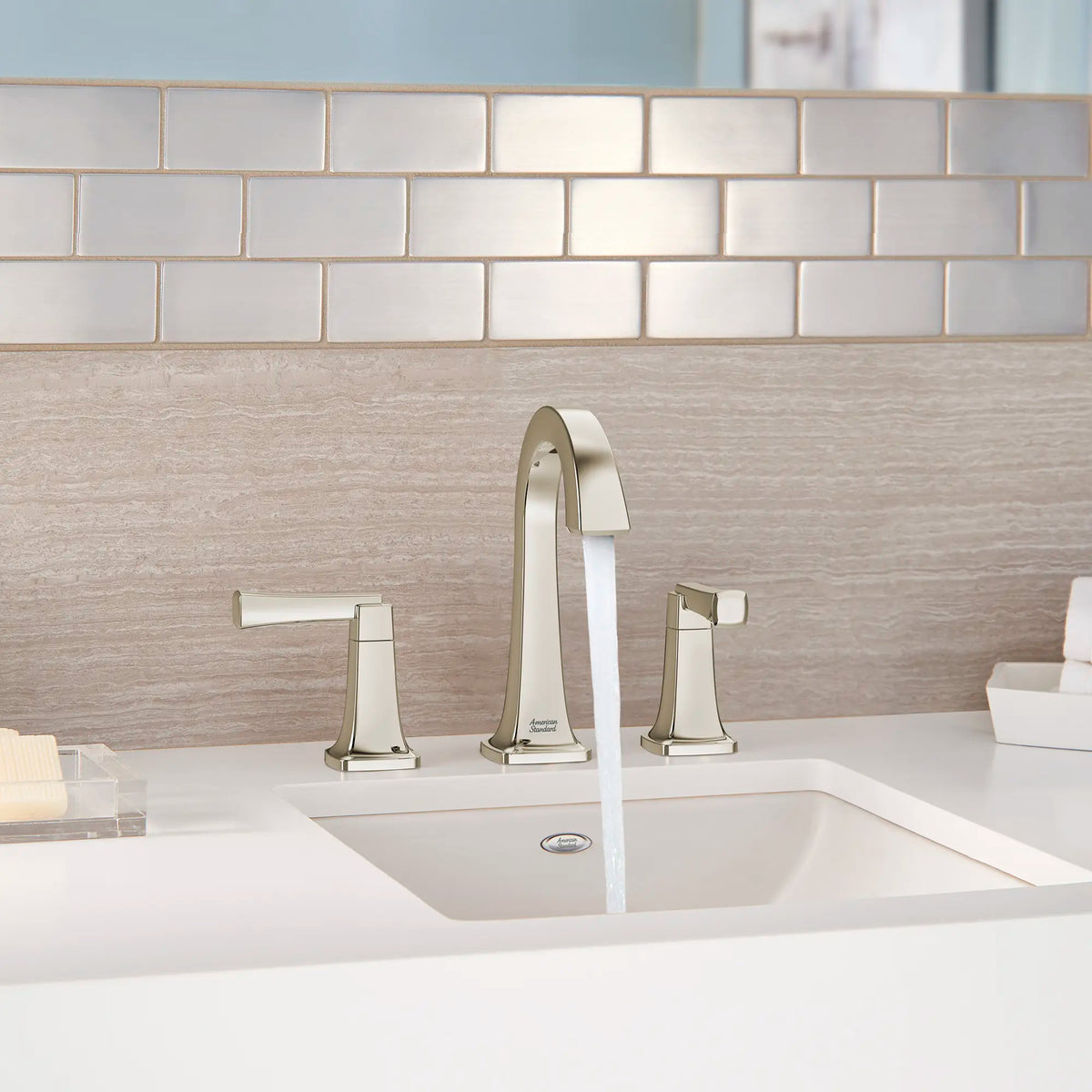 American Standard Townsend 8-Inch Widespread 2-Handle Bathroom Faucet 1.2 gpm/4.5 L/min With Lever Handles - details