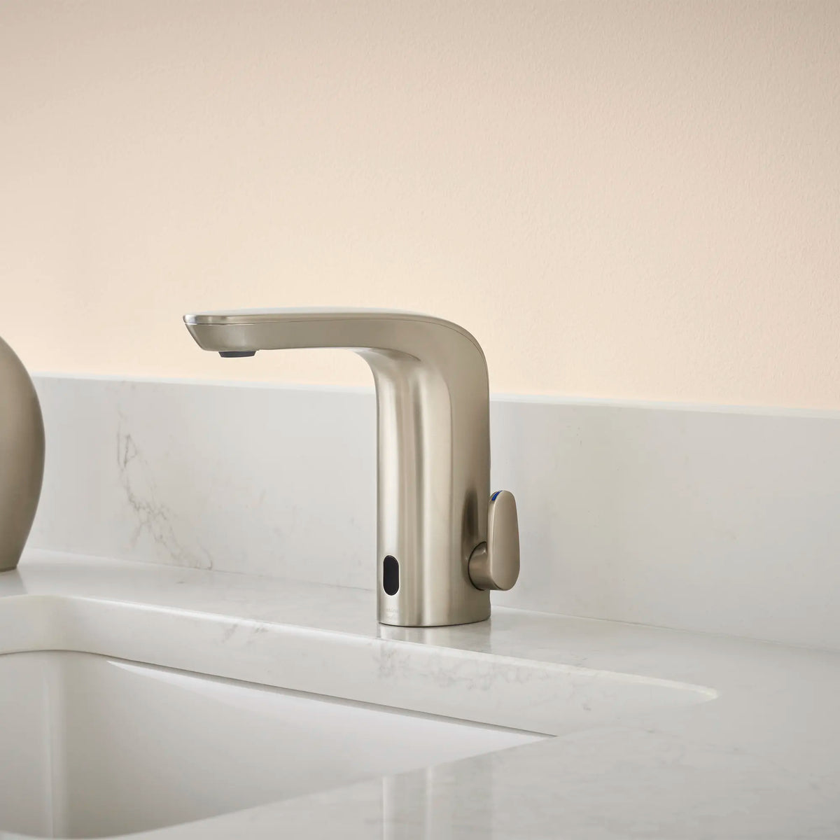 American Standard NextGen Selectronic Touchless Faucet, Battery-Powered With SmarTherm Safety Shut-Off + ADM, 0.5 gpm/1.9 Lpm - details
