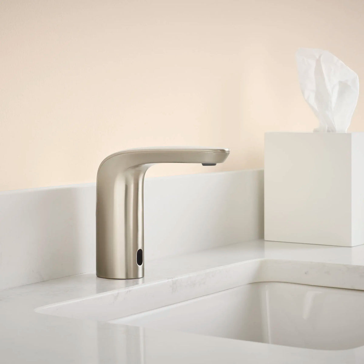 American Standard NextGen Selectronic Touchless Faucet, Battery-Powered With SmarTherm Safety Shut-Off + ADM, 0.5 gpm/1.9 Lpm - details
