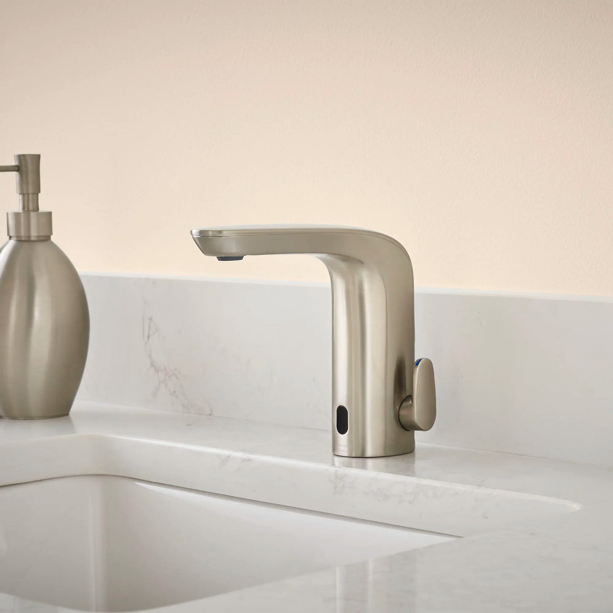 American Standard NextGen Selectronic Touchless Faucet, Battery-Powered With Above-Deck Mixing, 0.5 gpm/1.9 Lpm - details
