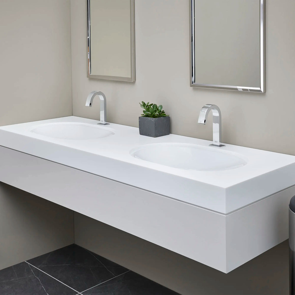 American Standard 2-In-1 Integral Touchless Faucet/Soap Dispenser, Base Model - details