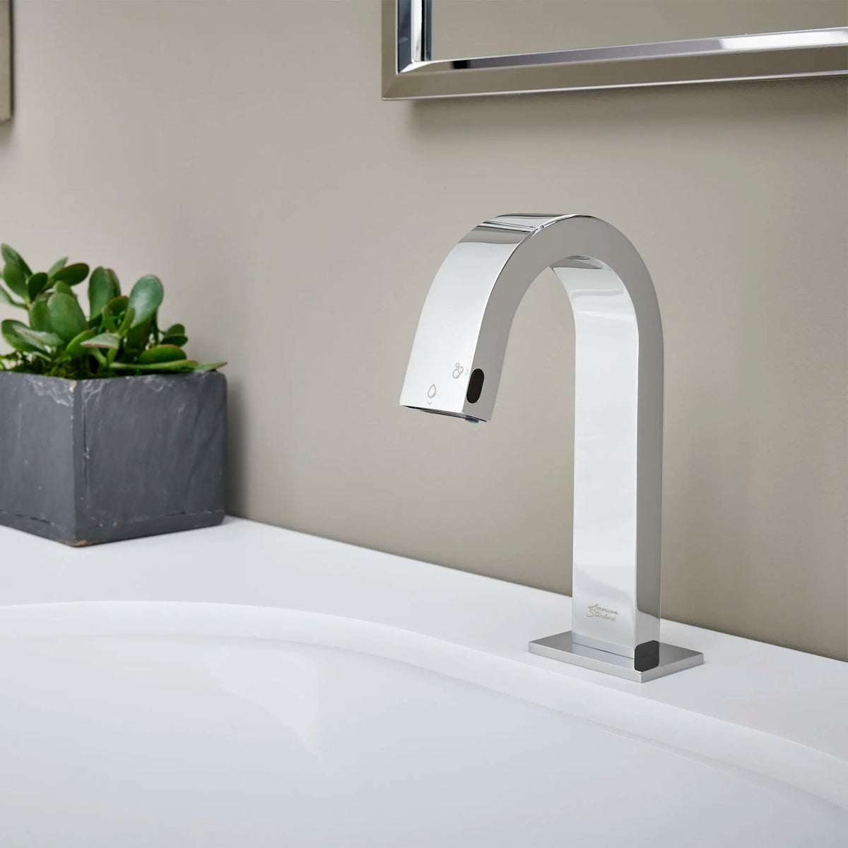 American Standard 2-In-1 Integral Touchless Faucet/Soap Dispenser, Base Model - details