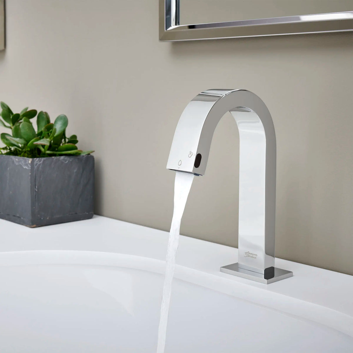 American Standard 2-In-1 Integral Touchless Faucet/Soap Dispenser, Base Model - details