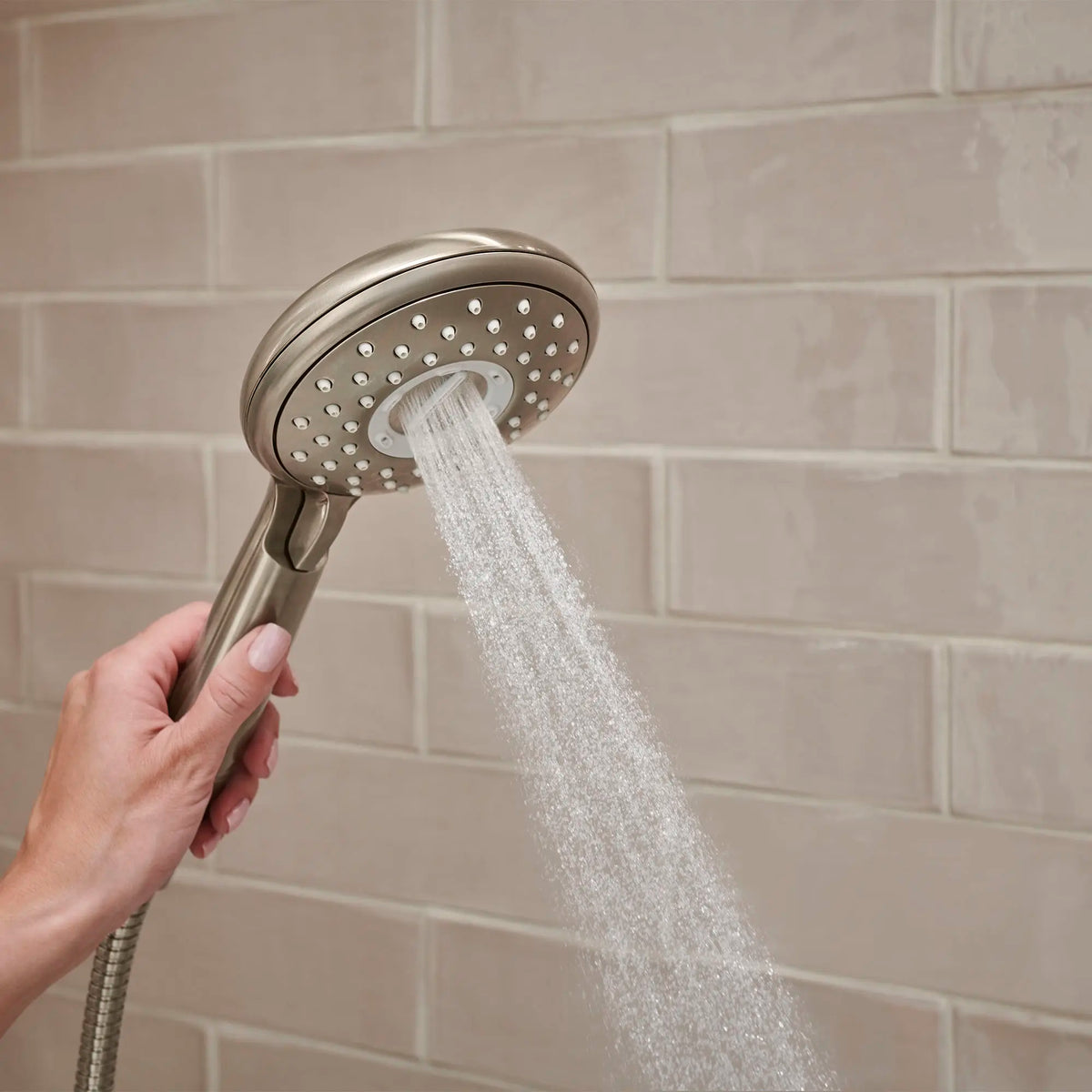 American Standard Spectra Filtered 4-Spray Hand Shower Rail System - details