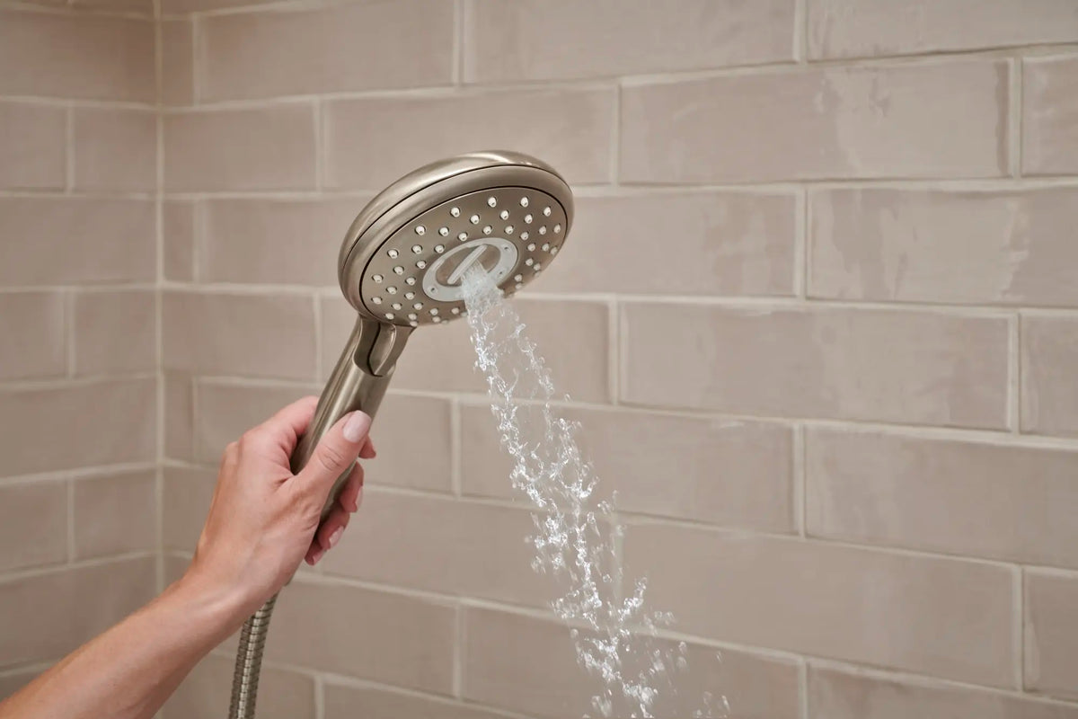 American Standard Spectra Filtered 4-Spray Hand Shower Rail System - details