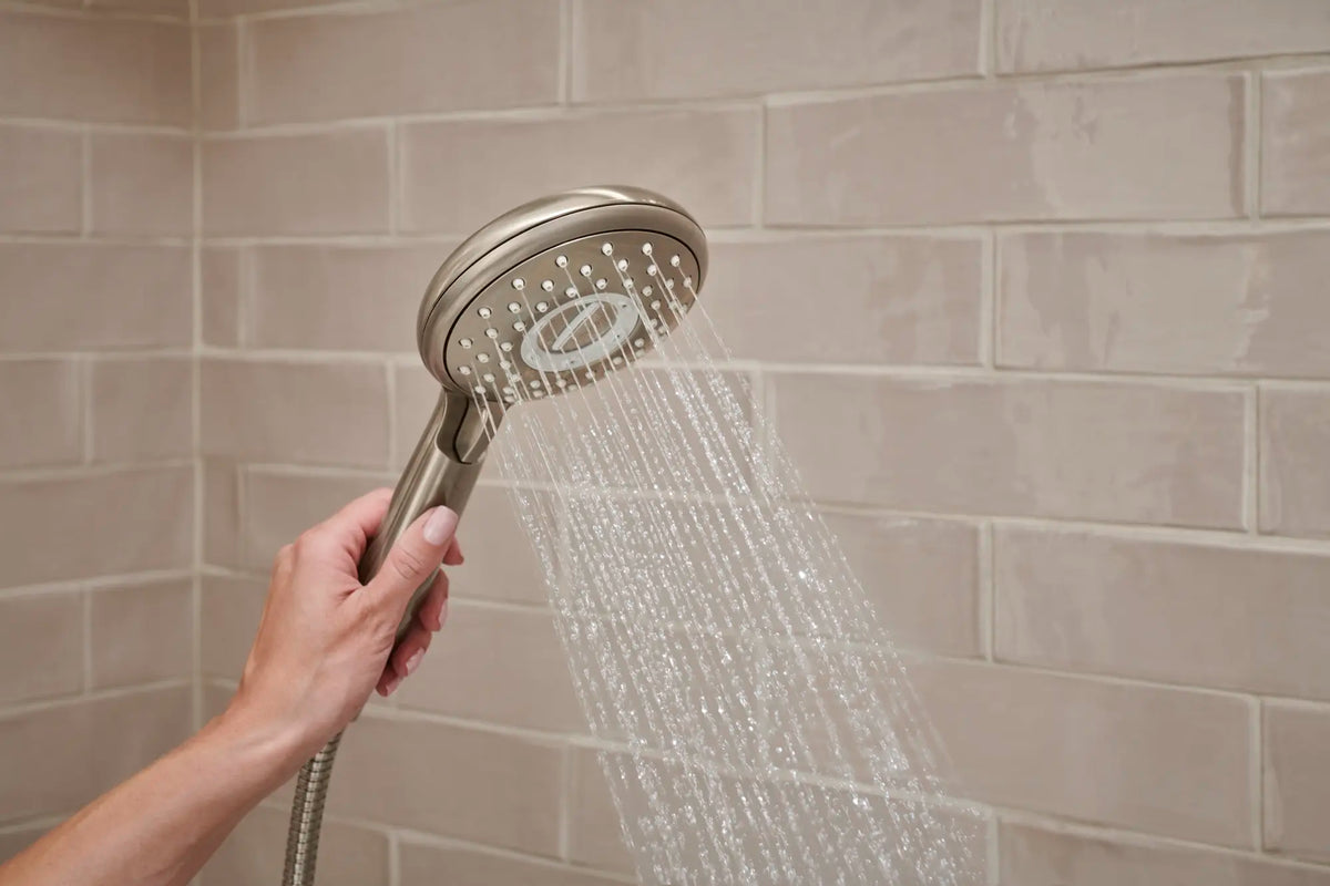 American Standard Spectra Filtered 4-Spray Hand Shower Rail System - details