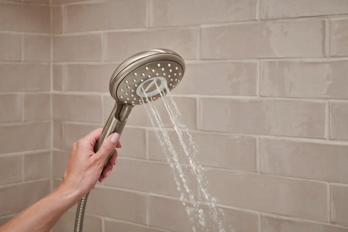 American Standard Spectra Filtered 4-Spray Hand Shower Rail System - details
