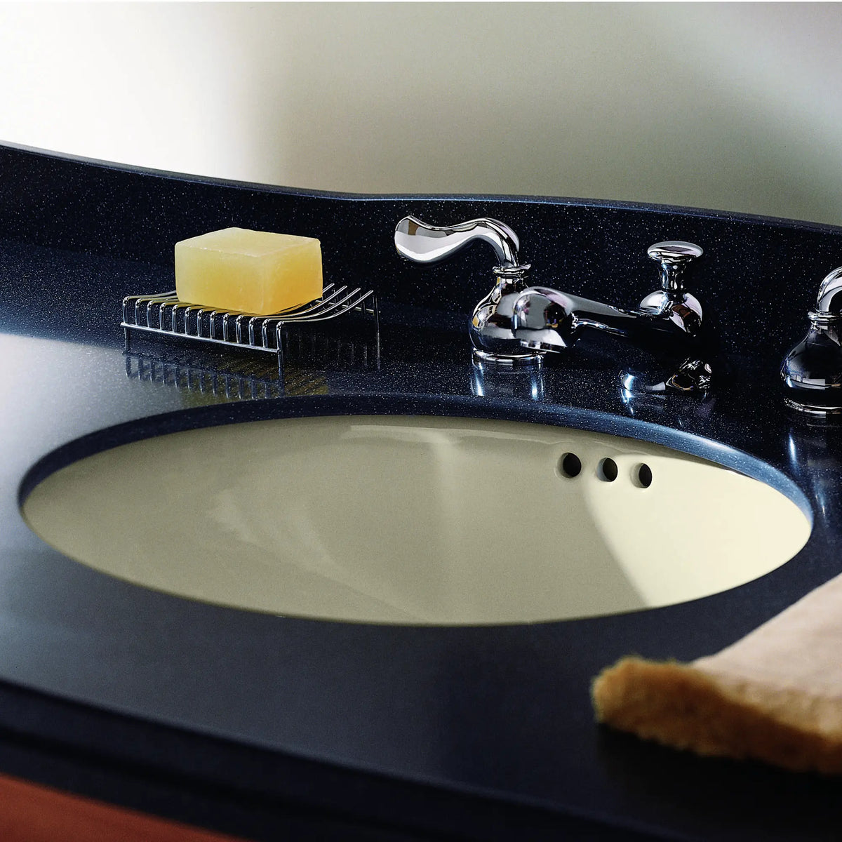 American Standard Ovalyn Universal Access Undermount Sink - details