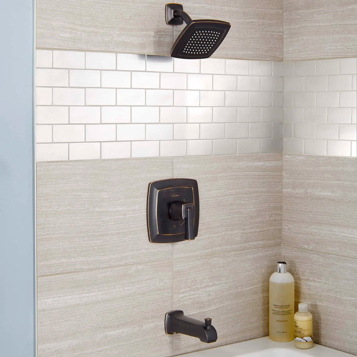 American Standard Townsend 2.5 gpm/9.5L/min Tub and Shower Trim Kit With Rain Showerhead, Double Ceramic Pressure Balance Cartridge With Lever Handle - details