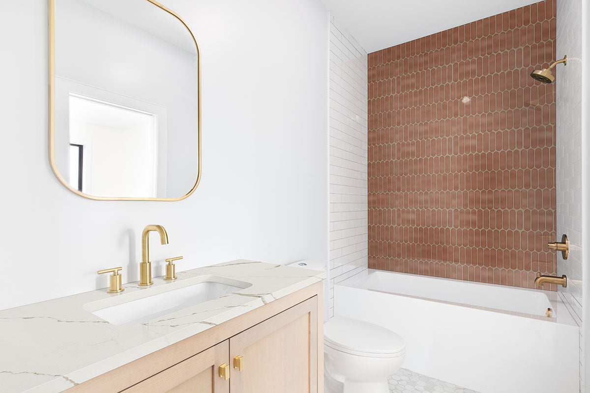 MSI Terra Ellipse Glossy Glass mosaic (SMOT-GLSELIP-TERGLO6MM) – MSI room scene (bathroom)