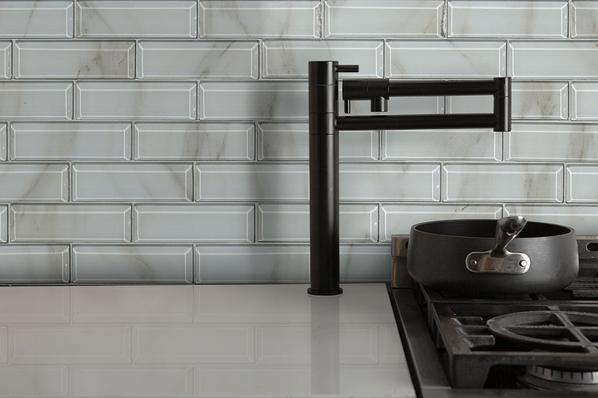 MSI Ivory Amber Beveled Glossy Glass mosaic (SMOT-GLSST-IVOAMB8MM) – MSI room scene (kitchen)