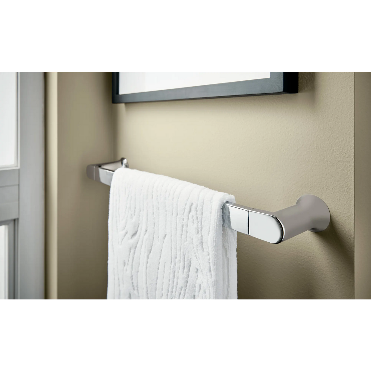 Moen Genta LX 18" Towel Bar BH3818 in Chrome (BH3818CH) - view 7
