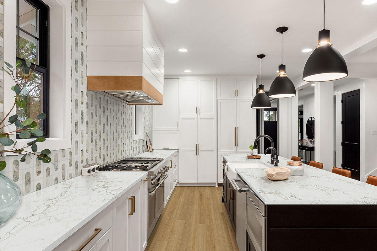 MSI Bianco Dolomite Moderno Polished Marble mosaic (SMOT-BIANDOL-MODP) – MSI room scene (kitchen)